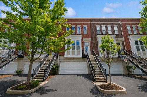 3951 N Washtenaw Ave, Chicago, IL, 60618-5997 | Card Image