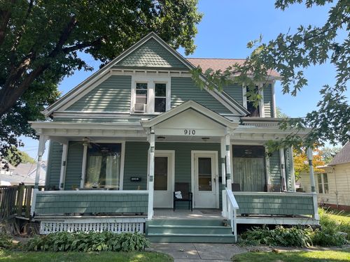 910 Summit St, Bloomington, IL, 61701-6551 | Card Image