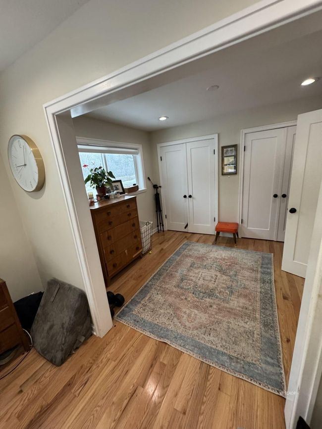 primary sitting room/dbl closets | Image 30