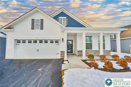 8005 August Ave, BREINIGSVILLE, PA, 18031-8741 | Card Image