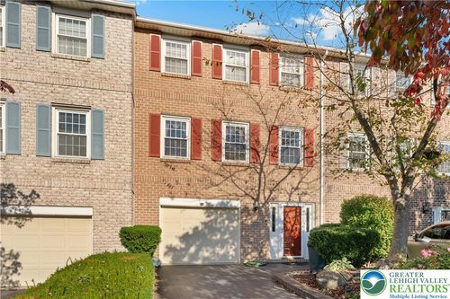 4626 N Hedgerow Dr, ALLENTOWN, PA, 18103-6067 | Card Image