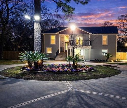 4509 Country Club Dr, Dickinson, TX, 77539-7617 | Card Image