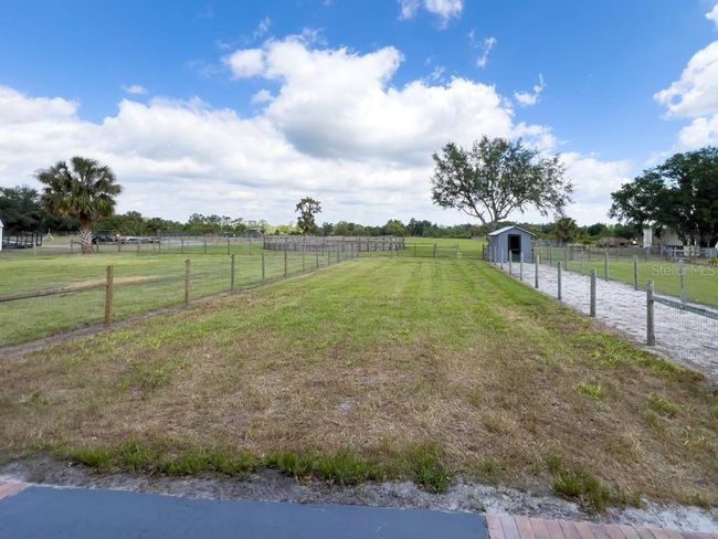 812 Jameson Rd, House other with 3 bedrooms, 2 bathrooms and null parking in Lithia FL | Image 36