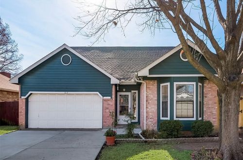 812 Melville Dr, Arlington, TX, 76015-3669 | Card Image