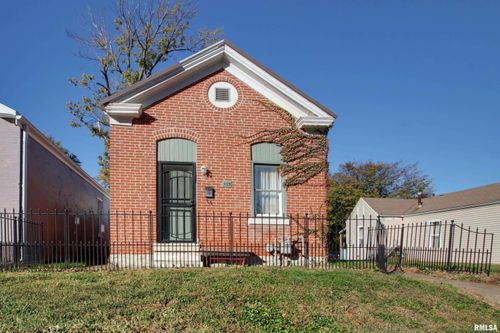 1129 N 10th St, Quincy, IL, 62301-2064 | Card Image