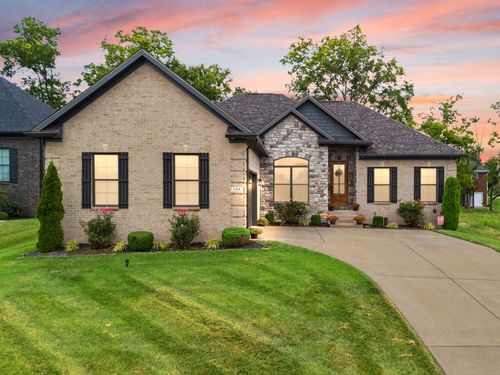184 Cherokee Dr, Shelbyville, KY, 40065-2907 | Card Image