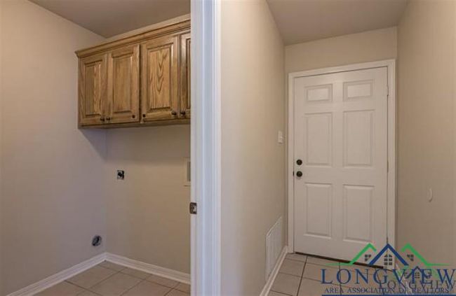 816 Toler Rd, Townhouse with 3 bedrooms, 2 bathrooms and null parking in Longview TX | Image 16