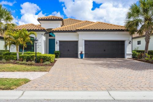 7036 Whittlebury Trl, LAKEWOOD RANCH, FL, 34202-2168 | Card Image