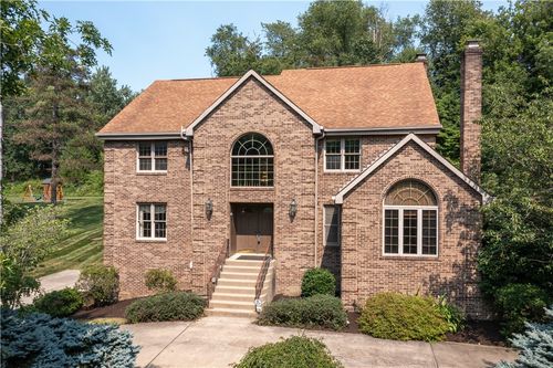 118 Wedgewood Dr, Gibsonia, PA, 15044-9794 | Card Image