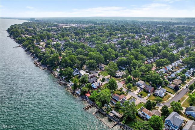 Beautiful views of Lake Erie | Image 8