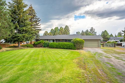 61969 Se 27th St, Bend, OR, 97702-9527 | Card Image