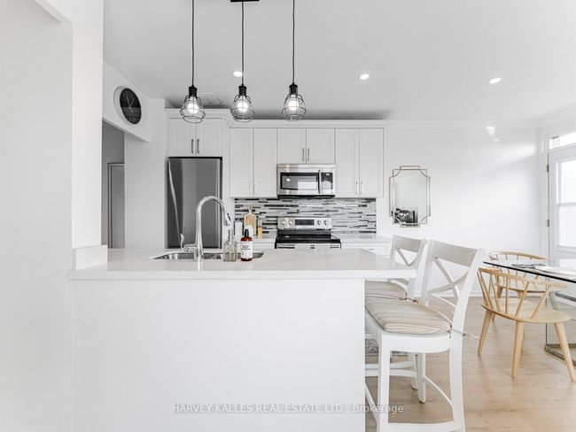 701 - 78 Warren Rd, Condo with 1 bedrooms, 1 bathrooms and null parking in Toronto ON | Image 7
