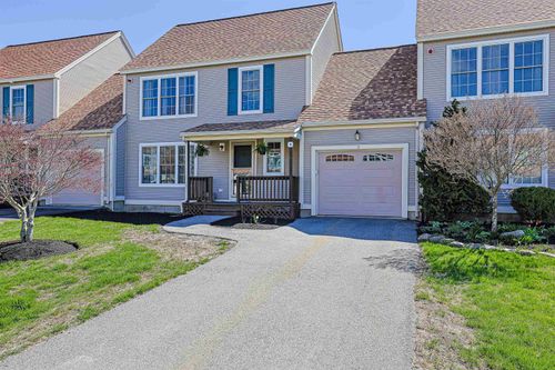8 Windsor Ln, Brentwood, NH, 03833-6636 | Card Image