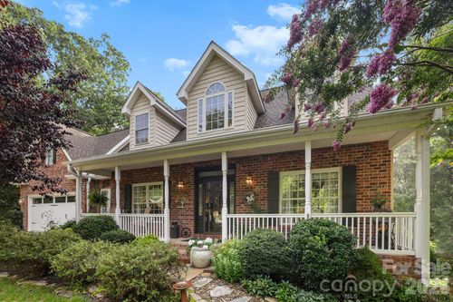 254 Kanuga Forest Dr, Hendersonville, NC, 28739-7335 | Card Image