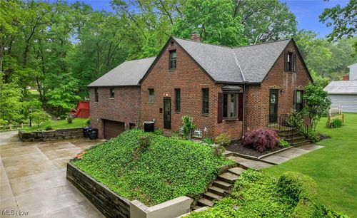 5016 E Pleasant Valley Rd, Independence, OH, 44131-5217 | Card Image