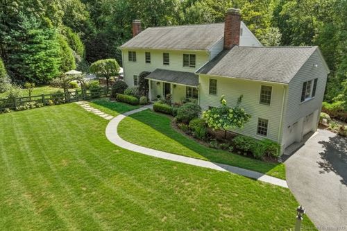 37 Old Wagon Rd, Wilton, CT, 06897-2732 | Card Image