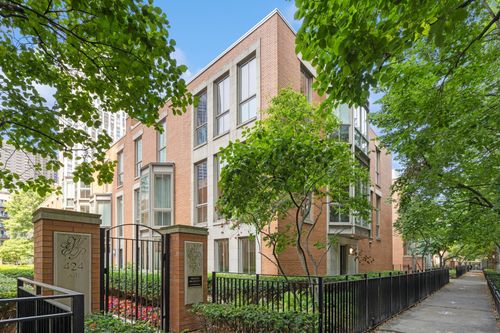 a-430 E North Water St, Chicago, IL, 60611-5557 | Card Image