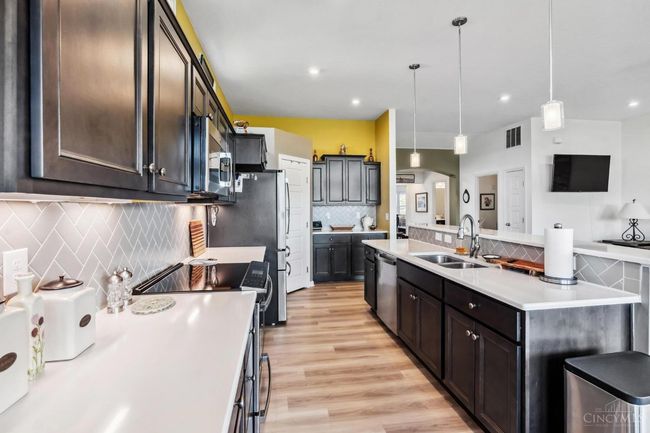 1291 Lake Run Dr, Condo with 2 bedrooms, 3 bathrooms and null parking in Lebanon OH | Image 10