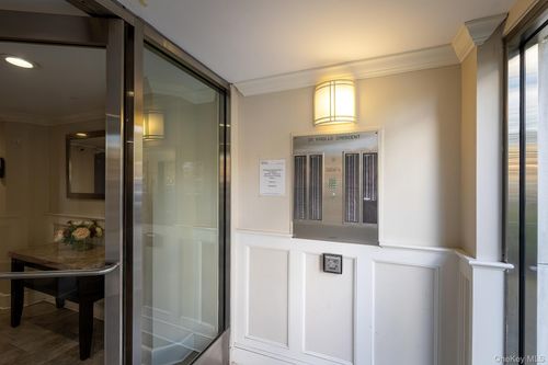 apt-6a-25 Knolls Cres, Bronx, NY, 10463-6337 | Card Image