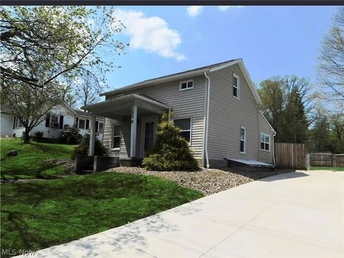 448 Cherry St W, Canal Fulton, OH, 44614-1063 | Card Image