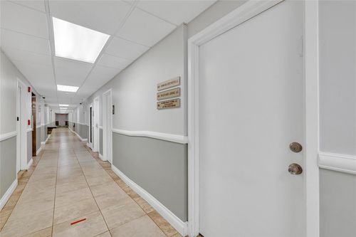 103-1400 E Oakland Park Blvd, Oakland Park, FL, 33334-4400 | Card Image