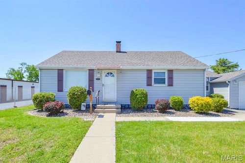 619 S Independence St, Mascoutah, IL, 62258-2606 | Card Image