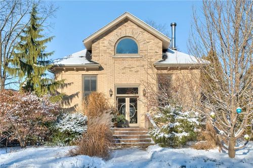 27 Forbes Ave, Guelph, ON, N1G1G2 | Card Image