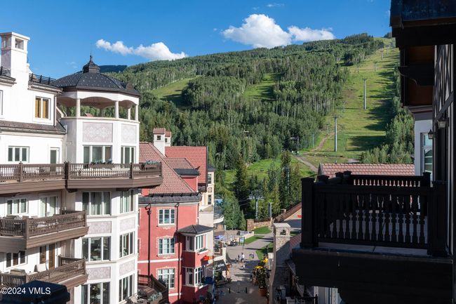 Step onto your private balcony and take in the view—Vail Mountain, Lionshead Village, and the gondola just moments away. It’s your front-row seat to all-season adventure. | Image 19