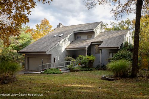 223 Dogwood Ln, Kingston, NY, 12401-7118 | Card Image