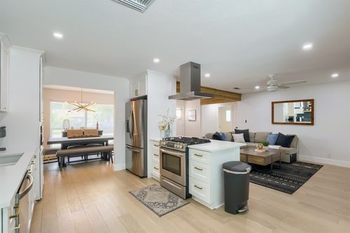 9016 W Pointer Ln, Austin, TX, 78758-6443 | Card Image