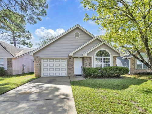 3024 Yorktown Cir, Fort Walton Beach, FL, 32547-6800 | Card Image