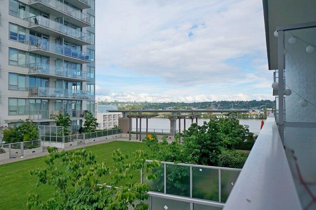 705 - 988 988 Quayside Drive, Condo with 3 bedrooms, 2 bathrooms and 2 parking in New Westminster BC | Image 1