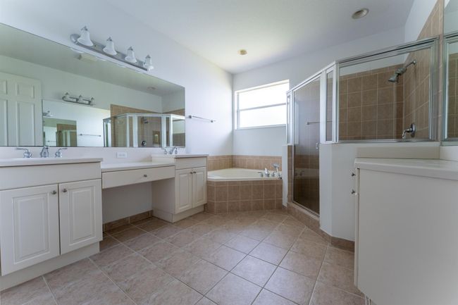 2177 Sw Cape Cod Dr, Condo with 3 bedrooms, 3 bathrooms and null parking in Port St. Lucie FL | Image 11