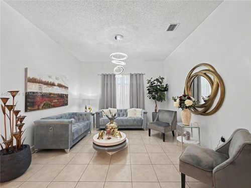 522 Ne 20th Ave, Homestead, FL, 33033-6024 | Card Image