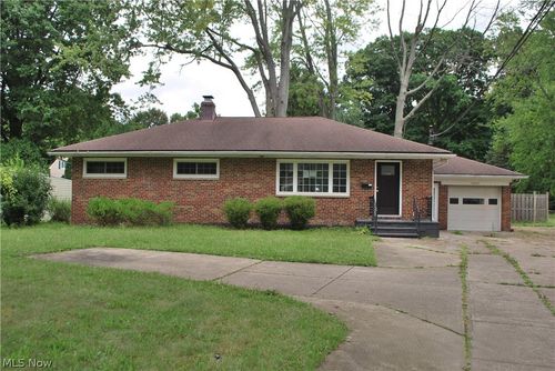 3463 Clague Rd, North Olmsted, OH, 44070-1648 | Card Image