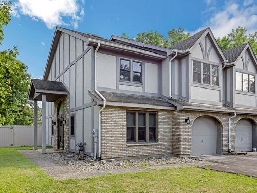 2 Cambridge Ct, Highland, NY, 12528-1316 | Card Image