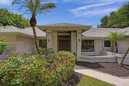 15365 Meadow Wood Dr, Wellington, FL, 33414-9006 | Card Image