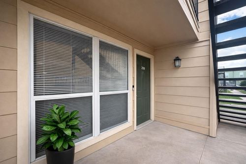 181-8100 Creekbend Dr, Houston, TX, 77071-1533 | Card Image