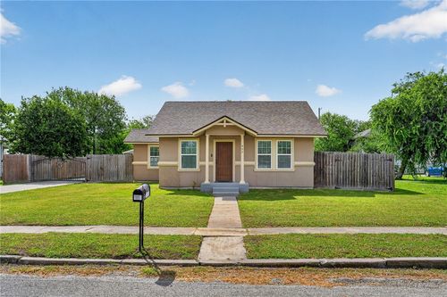 407 Fetick Ave, Taft, TX, 78390-2807 | Card Image