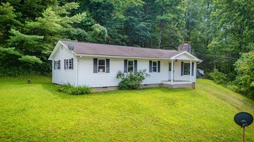 1254 Mcguire Valley Rd, Cedar Bluff, VA, 24609-8460 | Card Image