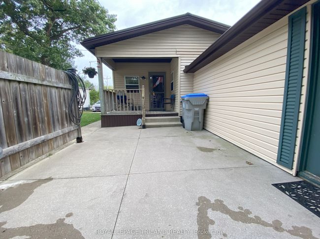2 - 9951 Northville Cres, Home with 2 bedrooms, 1 bathrooms and 2 parking in Thedford ON | Image 39