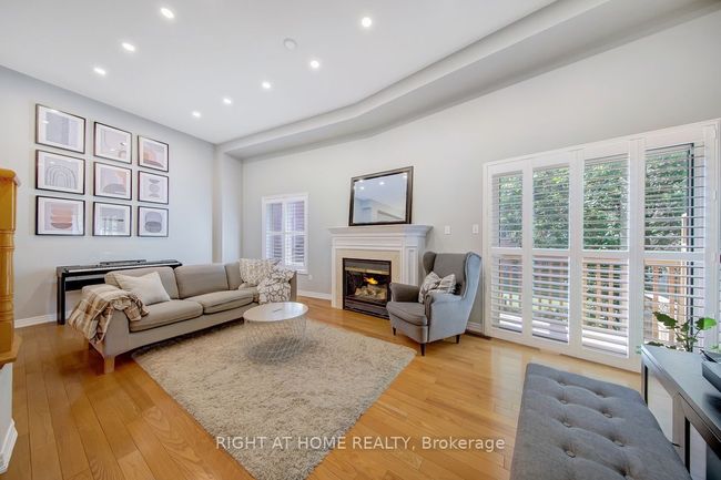 23 Michael Way, Condo with 3 bedrooms, 5 bathrooms and 1 parking in Markham ON | Image 7