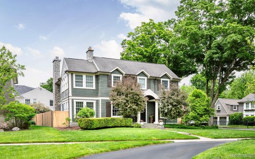 579 Chesterfield Ave, Birmingham, MI, 48009-1218 | Card Image