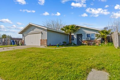 1520 E Levin Avenue, House other with 3 bedrooms, 1 bathrooms and null parking in Tulare CA | Image 2