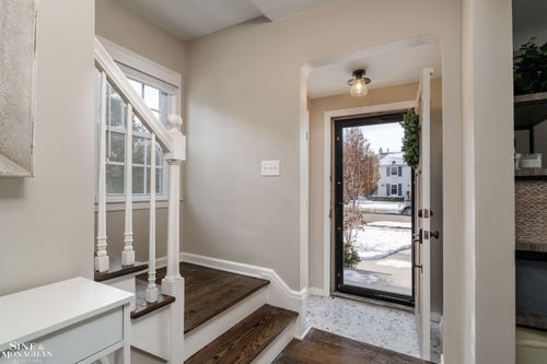 846 Lakepointe St, Grosse Pointe Park, MI, 48230-1708 | Card Image