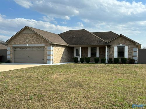 27846 Phillip Wagnon Dr, Athens, AL, 35613-8654 | Card Image
