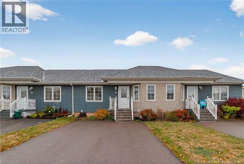 32 Golden St, Moncton, NB, E1G5T4 | Card Image