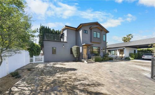 7503 Hesperia, Reseda, CA, 91335 | Card Image