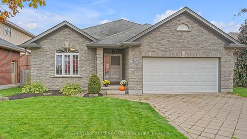 62 Elliott Trail, Thorndale, ON, N0M2P0 | Card Image