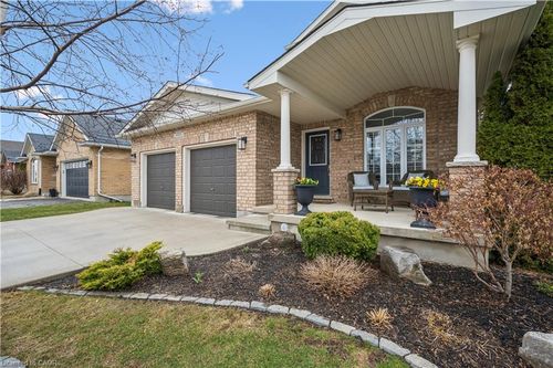 111 Muscovey Dr, Elmira, ON, N3B3P7 | Card Image